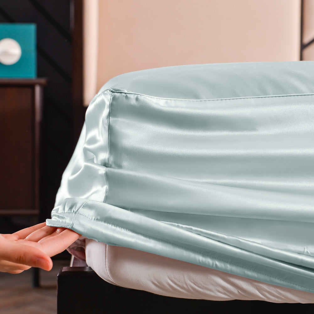 Hellblau